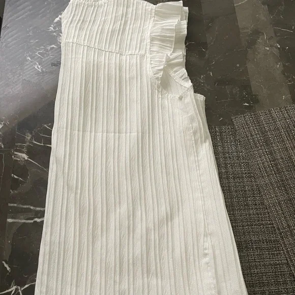 Brand new white blouse ❤️❤️ - Picture 5 of 5